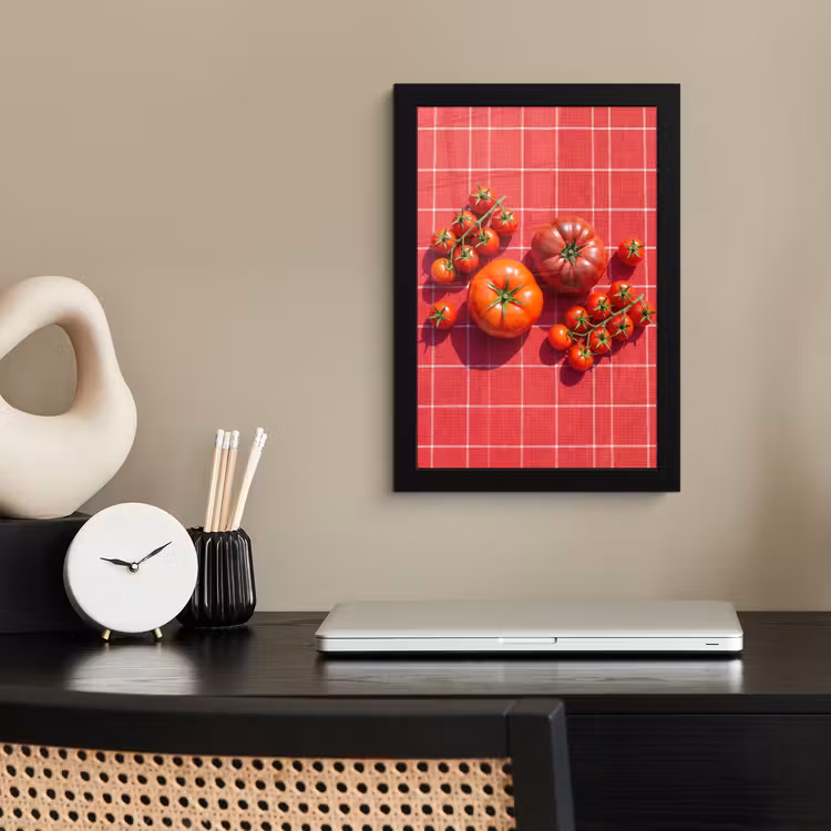 Framed Prints - Tomato - Red - Food - Tomaat - Rood - Eten fotolijst zwart zonder passe partout klein