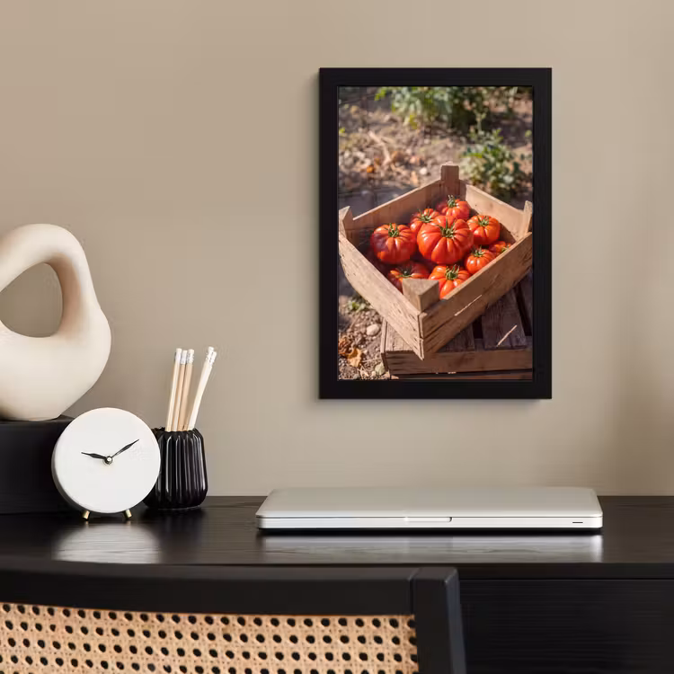Framed Prints - Tomato - Wooden - Crate - Tomaat - Houten - Kist fotolijst zwart zonder passe partout klein