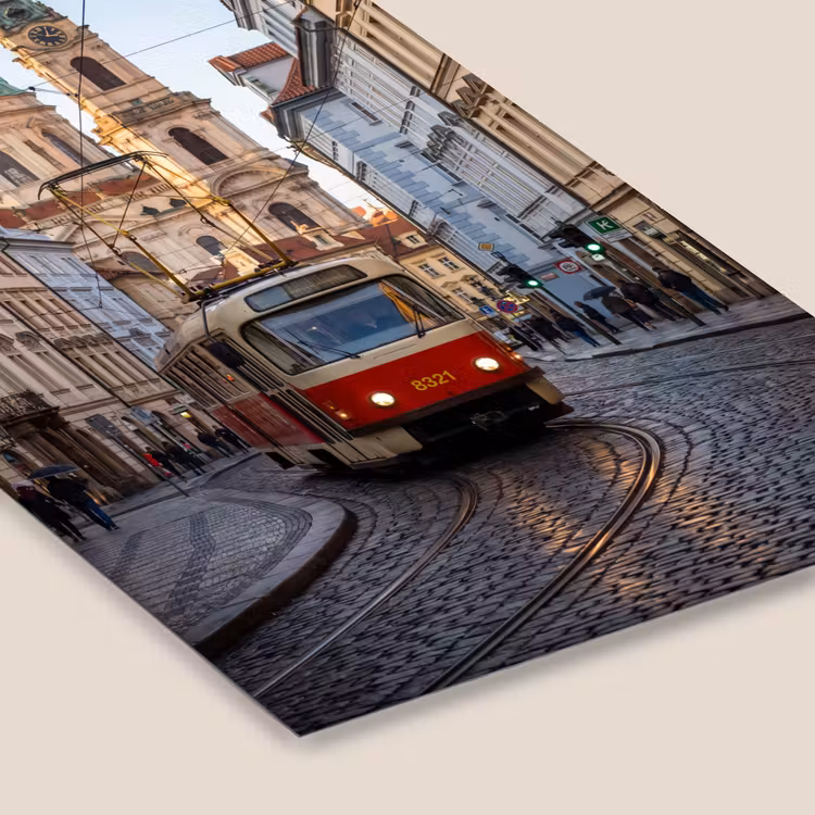 Tram - Straat - Stadsgezicht - Klassiek - Rood fotolijst zwart zonder passe partout klein -zsfeer6