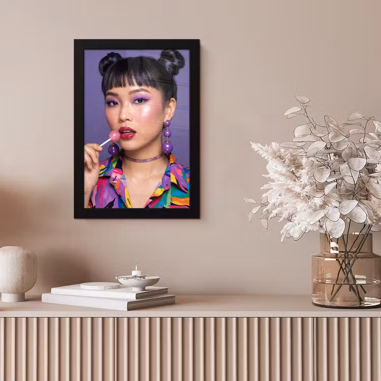 Vrouw - Portret - Make-up - Paars - Levendig fotolijst zwart zonder passe partout klein -sfeer5