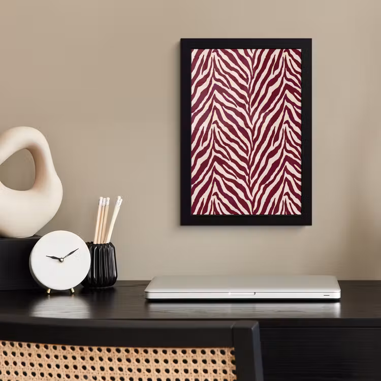 Zebra - Motief - Bordeaux - Rood fotolijst zwart zonder passe partout klein 224 -sfeer1