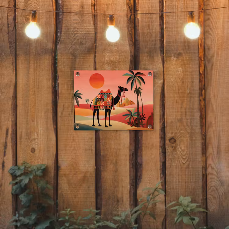 Kameel - Gekleurd tapijt - Duinen - Rode zon tuinposter los doek klein -sfeer1