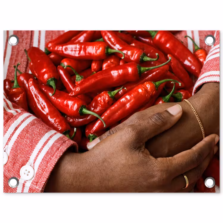 Garden Poster - Chili Peppers - Red - Hands - Chilipepers - Rood - Handen tuinposter los doek klein