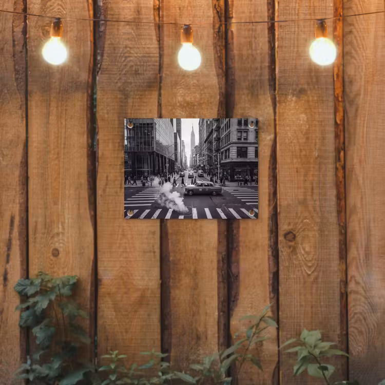 Stad - Straat - Gebouwen - Verkeer - Zwart-wit tuinposter los doek klein -sfeer1