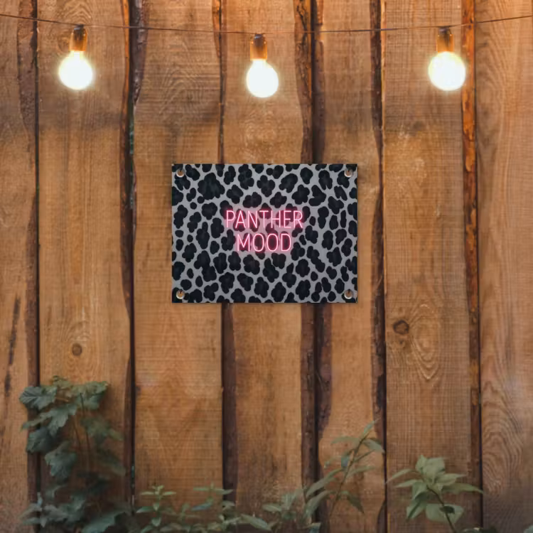 Panterprint - Zwart - Neonletters - Roze tuinposter los doek klein -sfeer1
