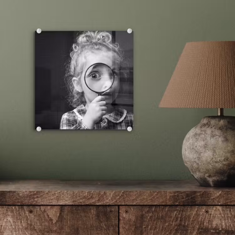 Kind - Vergrootglas - Portret - Zwart-wit plexiglas 5mm klein -sfeer3
