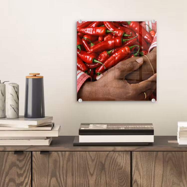 Glass Print - Chili Peppers - Red - Hands - Chilipepers - Rood - Handen plexiglas 5mm klein