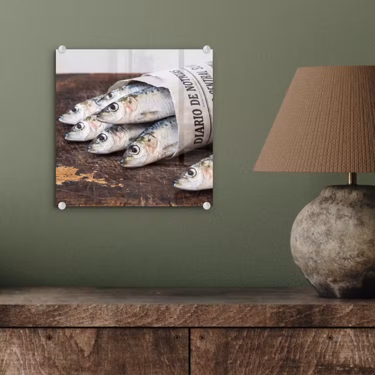 Glass Print - Little Sardine - newspaper - cutting board - Sardientje - krant - snijplank plexiglas 5mm klein