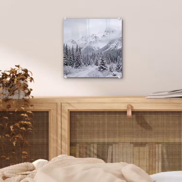 Weg - Bergen - Sneeuw - Naaldbos - Avontuurlijk plexiglas 5mm klein -sfeer4