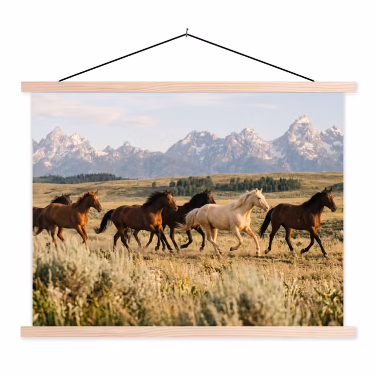 Paarden - Kudde - Bergen - Vrijheid - Wild textielposter latten blank klein -3d