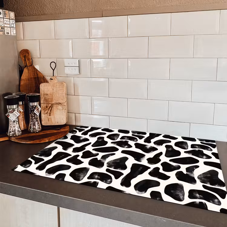 Dierenpatroon - Vlekken - Zwart - Wit Inductie beschermer vinyl 3mm klein 276 -sfeer3