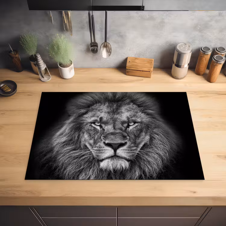 Dieren - Leeuw - Zwart - Wit - Portret Inductie beschermer vinyl 3mm middel -sfeer5