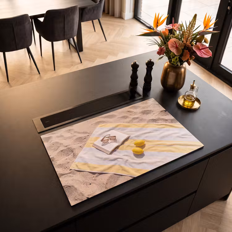 Boek - Zonnebril - Strand - Zomer - Geel Inductie beschermer vinyl 3mm klein -sfeer5