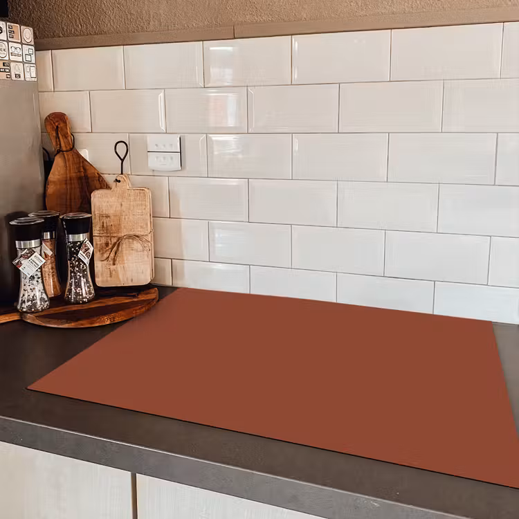 Burnt - Mahogany - Terracotta Inductie beschermer vinyl 3mm klein 276 -sfeer3