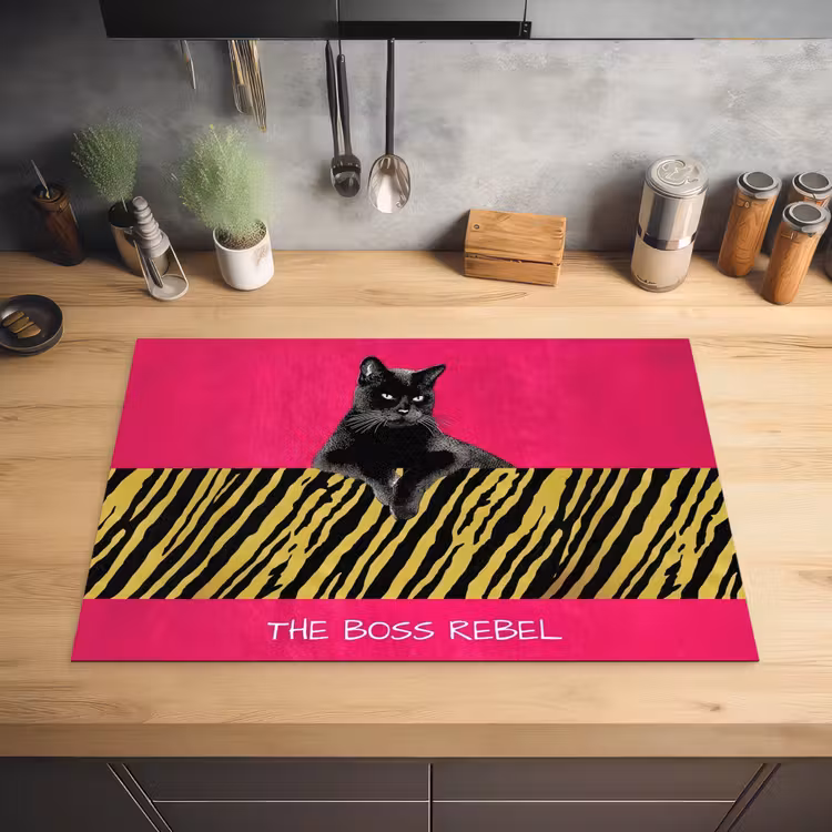 Kat - Baas - Roze - Tijgerprint Inductie beschermer vinyl 3mm klein -sfeer5