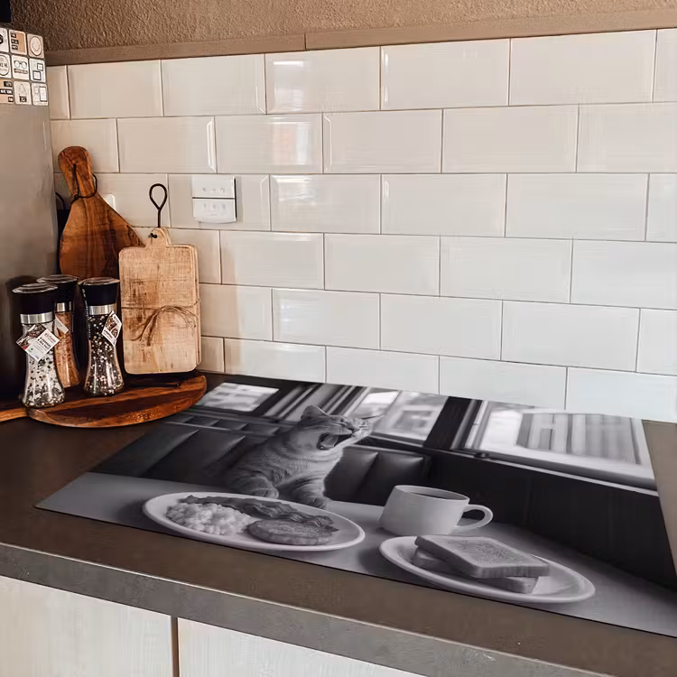 Kat - Koffie - Brood - Zwart Inductie beschermer vinyl 3mm klein -sfeer3
