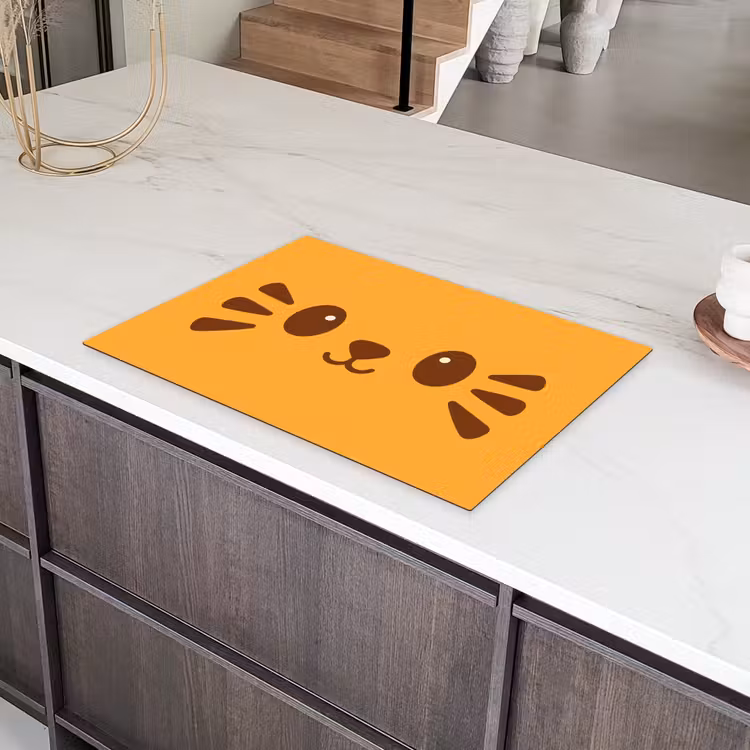 Kat - Simplistisch - Oranje - Vrolijk Inductie beschermer vinyl 3mm klein -sfeer8