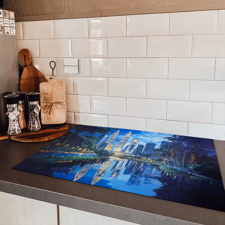 Stad Kuala Lumpur - Skyline - Wolkenkrabbers - Water Inductie beschermer vinyl 3mm klein -sfeer3