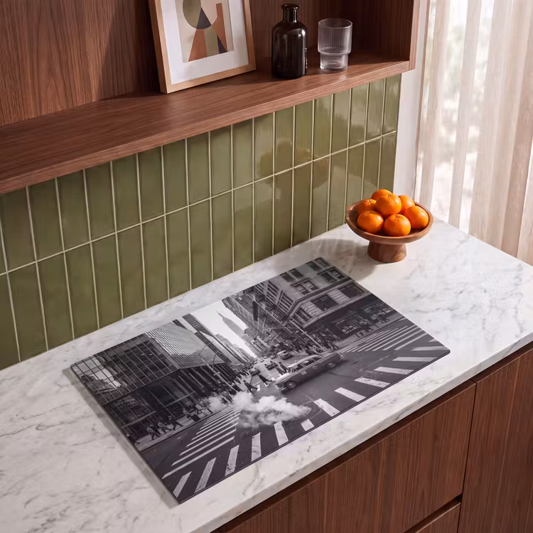 Stad - Straat - Gebouwen - Verkeer - Zwart-wit Inductie beschermer vinyl 3mm klein -sfeer8