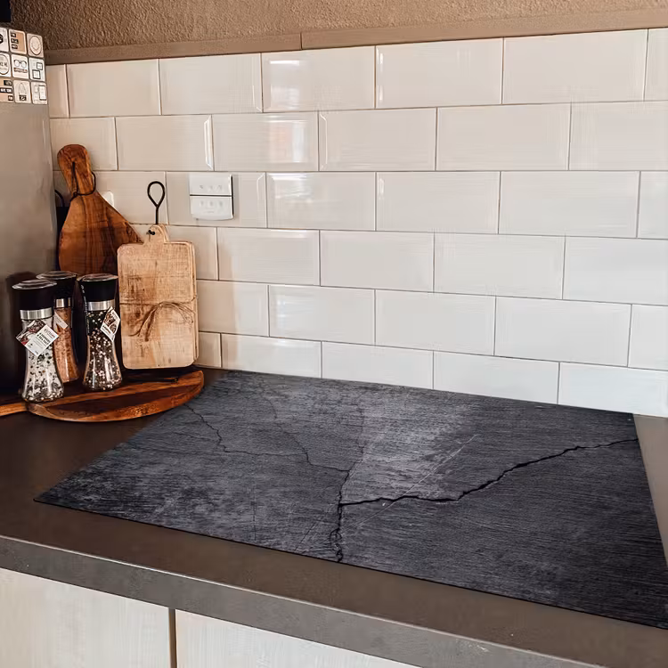 Beton - Zwart - Scheur Inductie beschermer vinyl 3mm klein -sfeer3