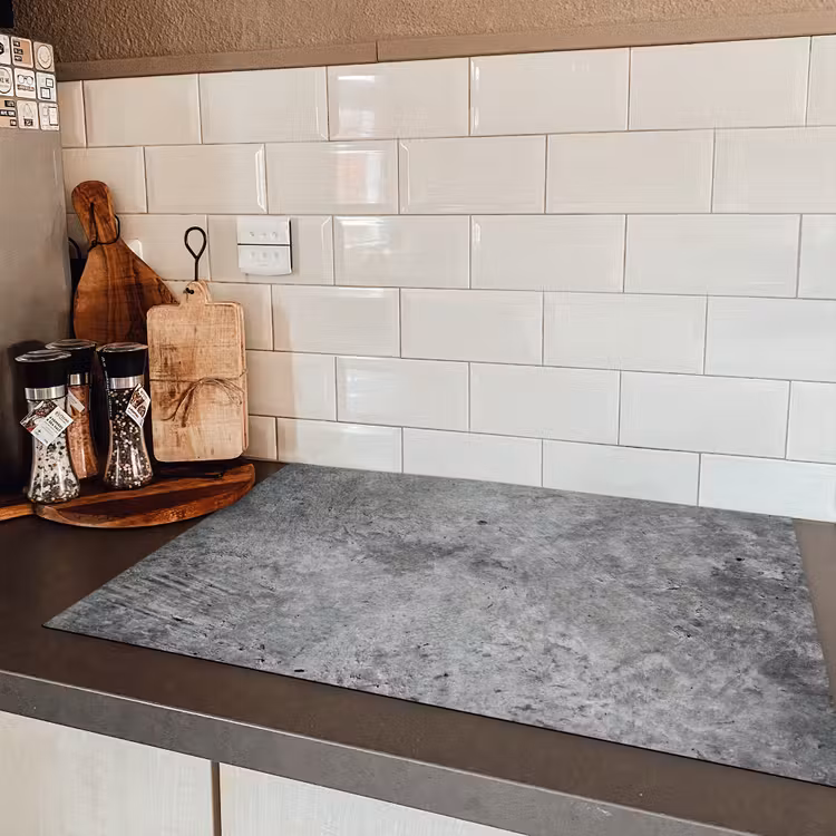 Beton - Leisteen - Grijs -Betonstructuur Inductie beschermer vinyl 3mm klein -sfeer3