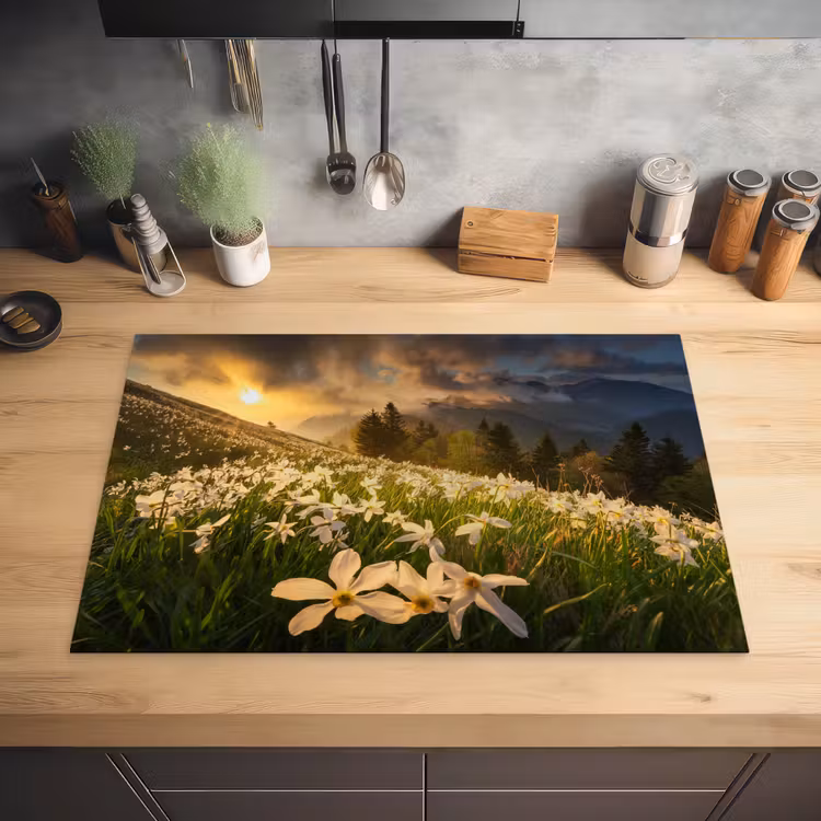 Bloemenveld - Heuvels - Zonsondergang - Berg - Natuur - Wit - Heuvels Inductie beschermer vinyl 3mm klein -sfeer5