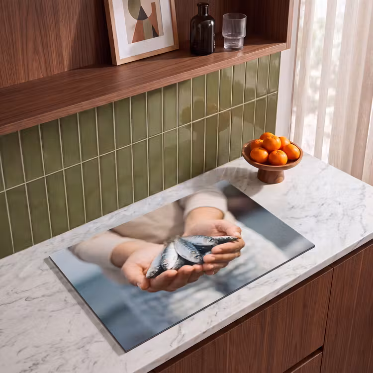 Induction Hob Cover - Fish - Hands - Nature - Vis - Handen - Natuur Inductie beschermer vinyl 3mm klein