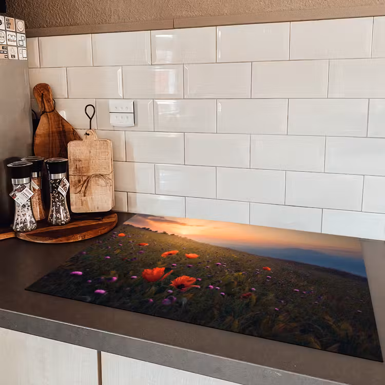 Bloemenveld - Gras - Bloemen - Planten - Zonsondergang - Oranje Inductie beschermer vinyl 3mm middel -sfeer3