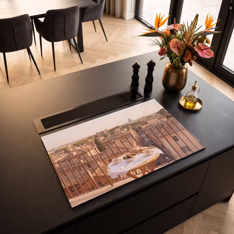 Eten - Ontbijt - Balkon - Stad - Zonsopgang Inductie beschermer vinyl 3mm klein -sfeer5