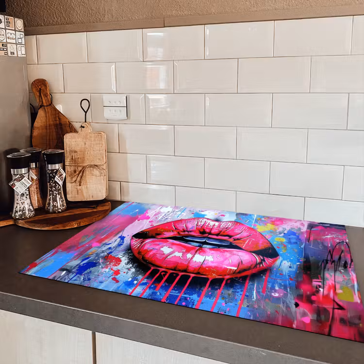 Graffiti - Lippen - Felroze - Geschilderd Inductie beschermer vinyl 3mm klein -sfeer3