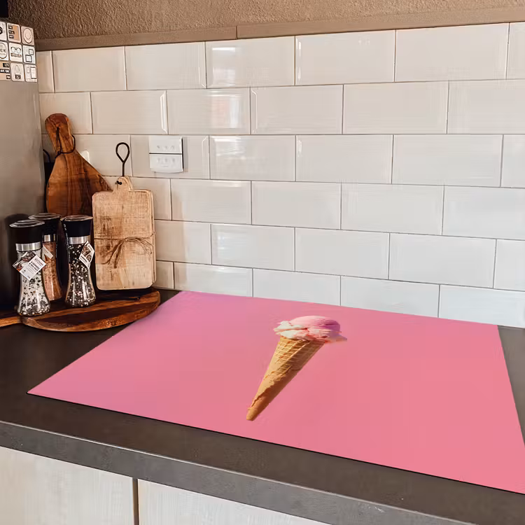 Hoorntje - Schepijs - Roze Inductie beschermer vinyl 3mm klein -sfeer3