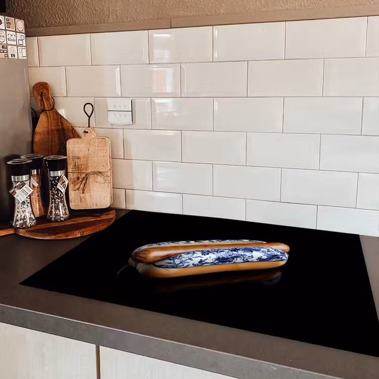 Hotdog - Porselein - Delfts blauw - Eten Inductie beschermer vinyl 3mm klein -sfeer3
