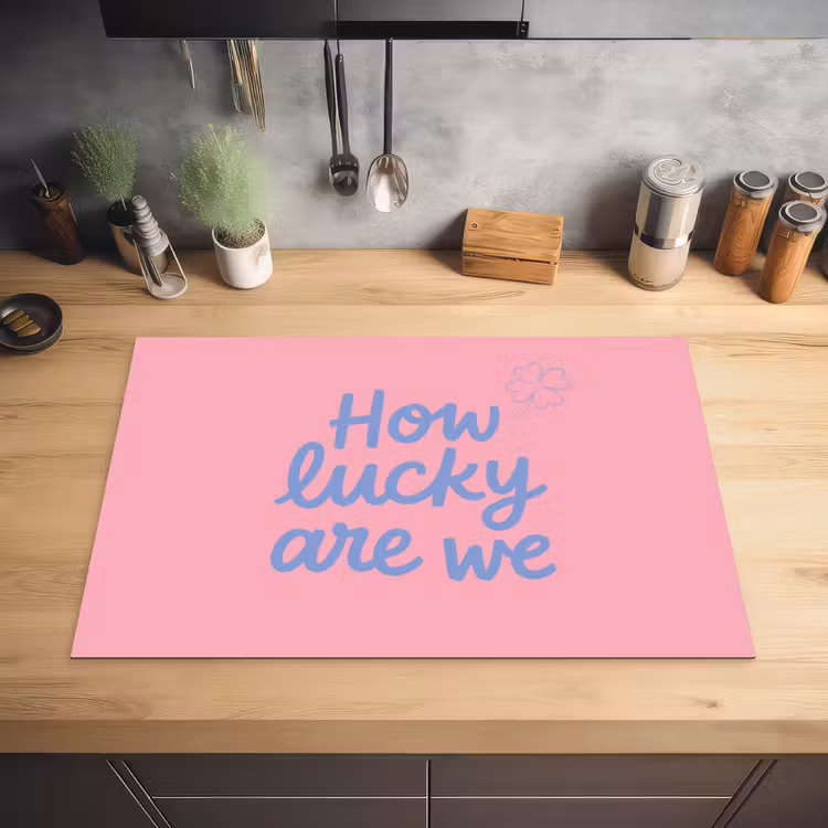 How lucky are we - Klavervier - Roze - Blauw Inductie beschermer vinyl 3mm klein -sfeer5