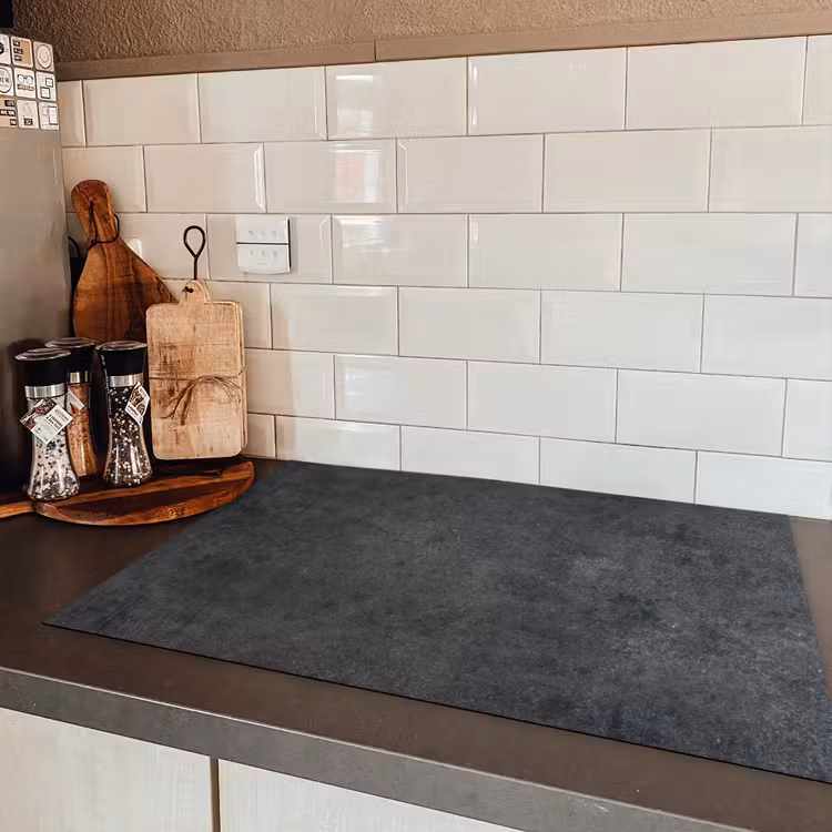 Industrieel - Leisteen - Grijs - Structuur - Beton Inductie beschermer vinyl 3mm klein -sfeer3