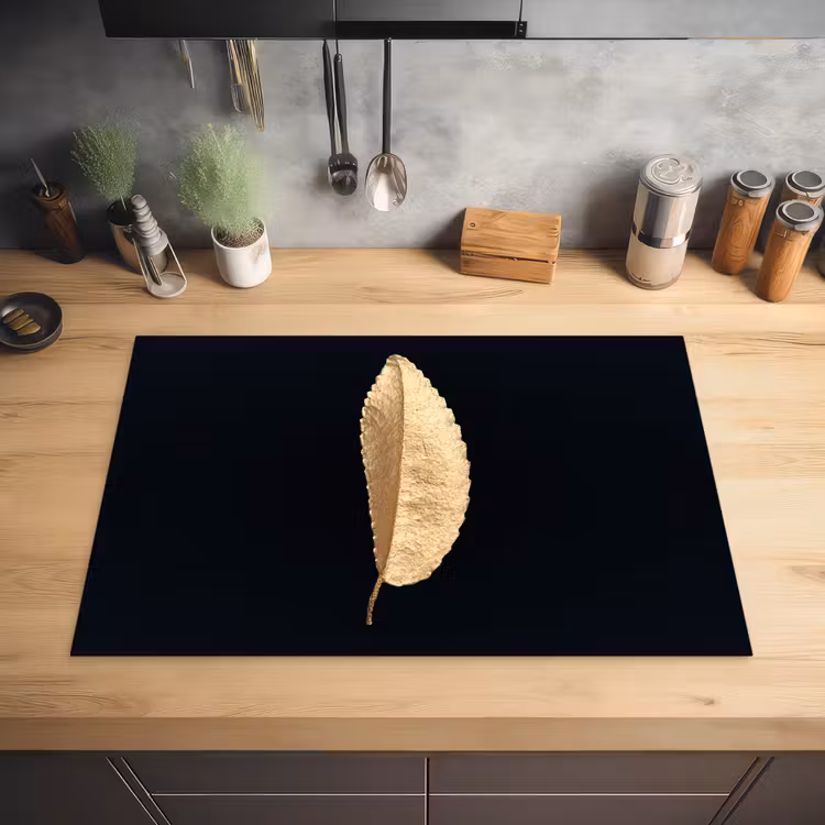 Bladeren - Black and gold - Luxe - Chic - Natuur Inductie beschermer vinyl 3mm klein -sfeer5