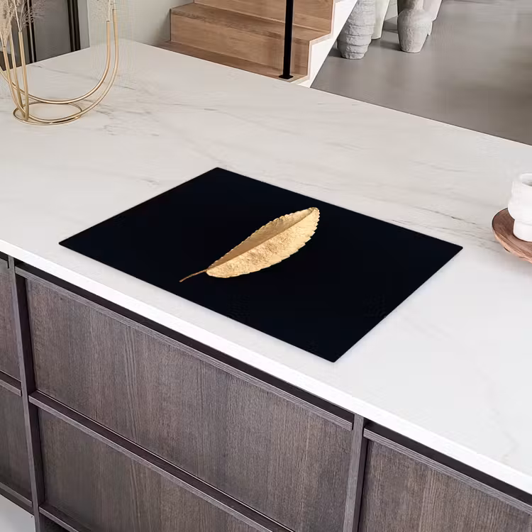 Bladeren - Black and gold - Luxe - Chic - Natuur Inductie beschermer vinyl 3mm klein -sfeer8