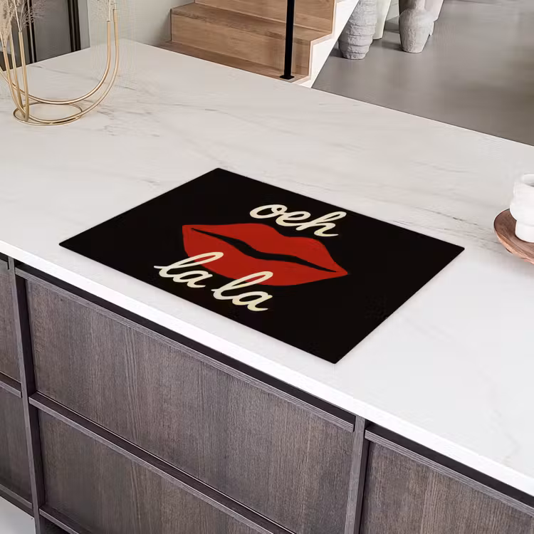 Lip - Rood - Quote Inductie beschermer vinyl 3mm klein -sfeer8