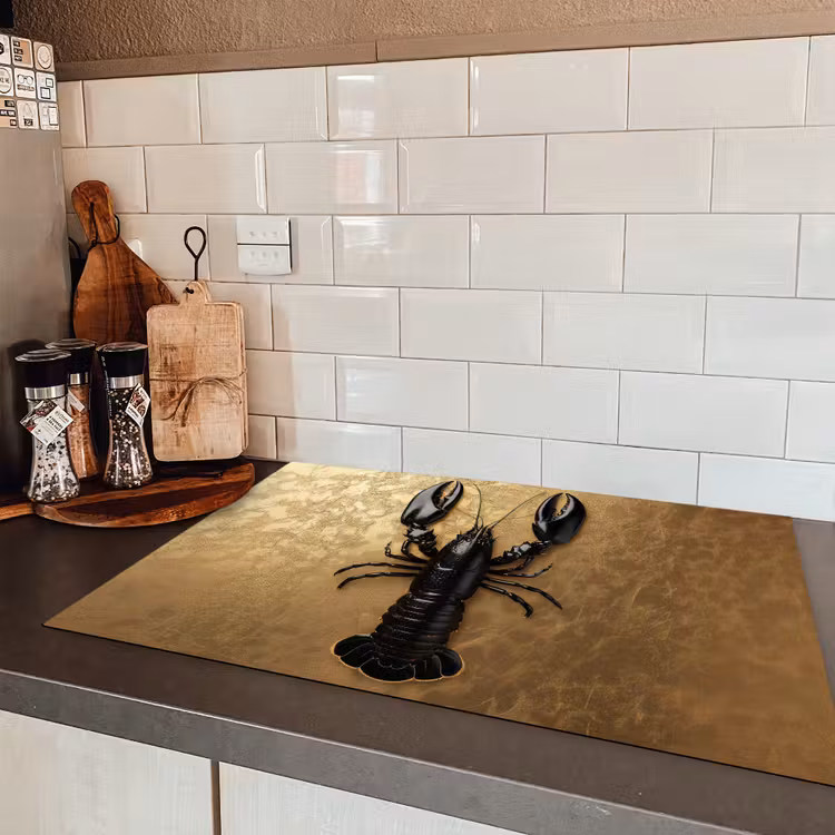 Kreeft - Zwart - Goud - Luxe Inductie beschermer vinyl 3mm klein -sfeer3
