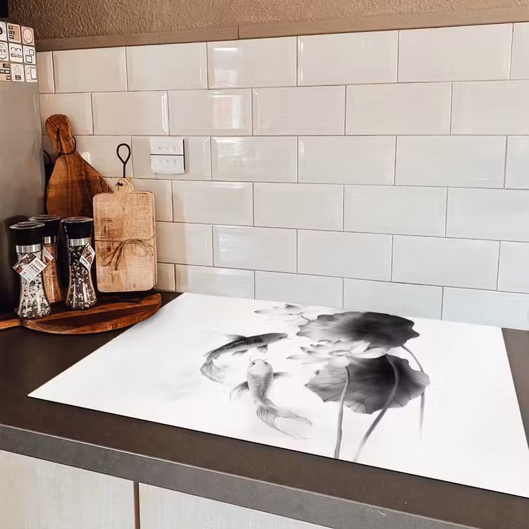Lotusbloemen - Vissen - Bladeren - Zwart Inductie beschermer vinyl 3mm klein -sfeer3