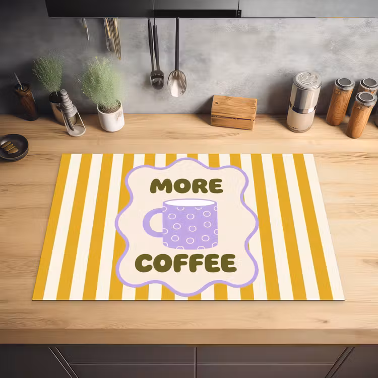 More coffee - Geel - Paars - Strepen - Mok Inductie beschermer vinyl 3mm klein -sfeer5