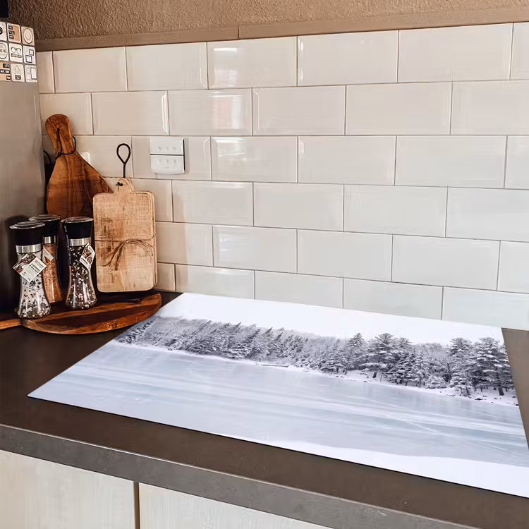 Meer - Dennen - IJs - Winter - Rustgevend Inductie beschermer vinyl 3mm klein -sfeer3