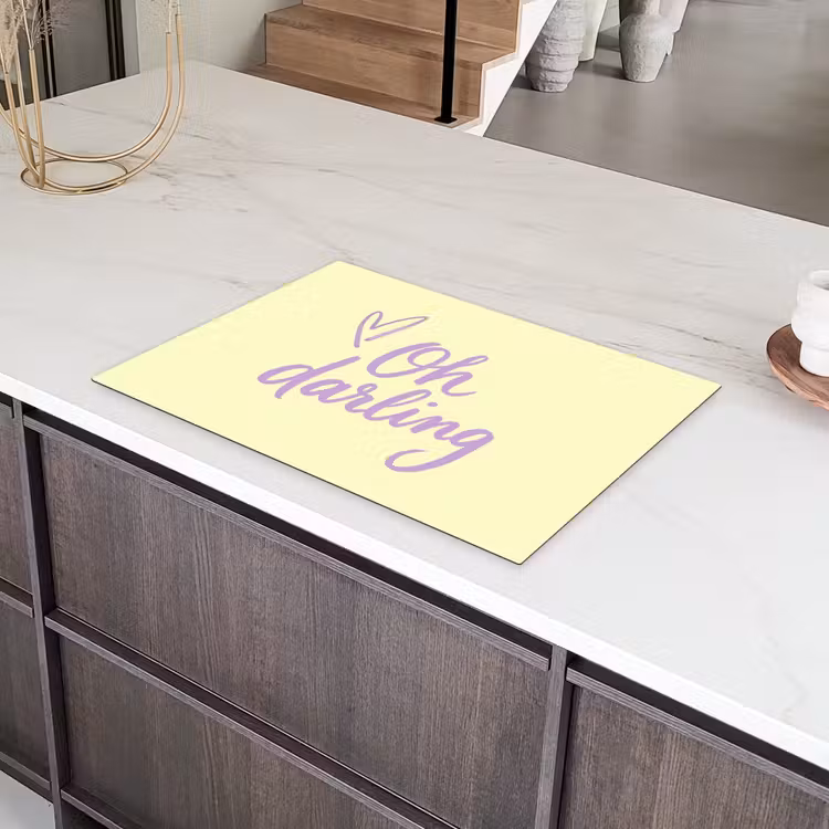 Oh darling - Geel - Hart Inductie beschermer vinyl 3mm klein -sfeer8