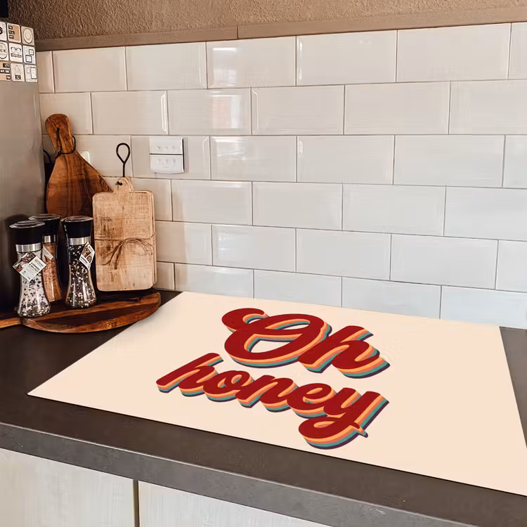 Oh honey - Rood - Schaduw Inductie beschermer vinyl 3mm klein -sfeer3