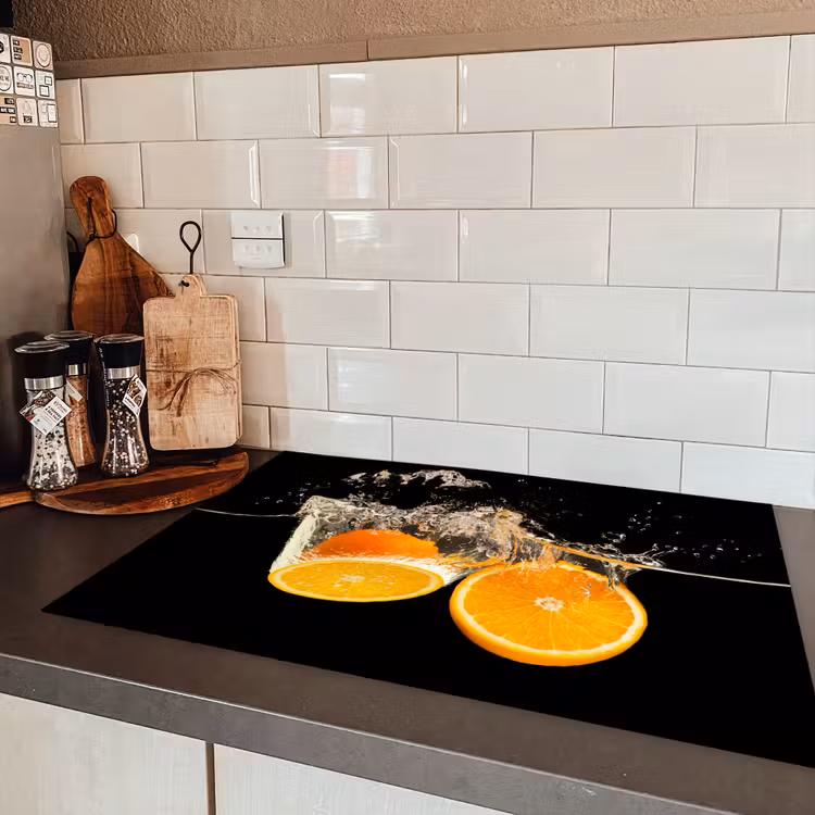 Sinaasappel - Stilleven - Water - Zwart - Fruit Inductie beschermer vinyl 3mm klein -sfeer3