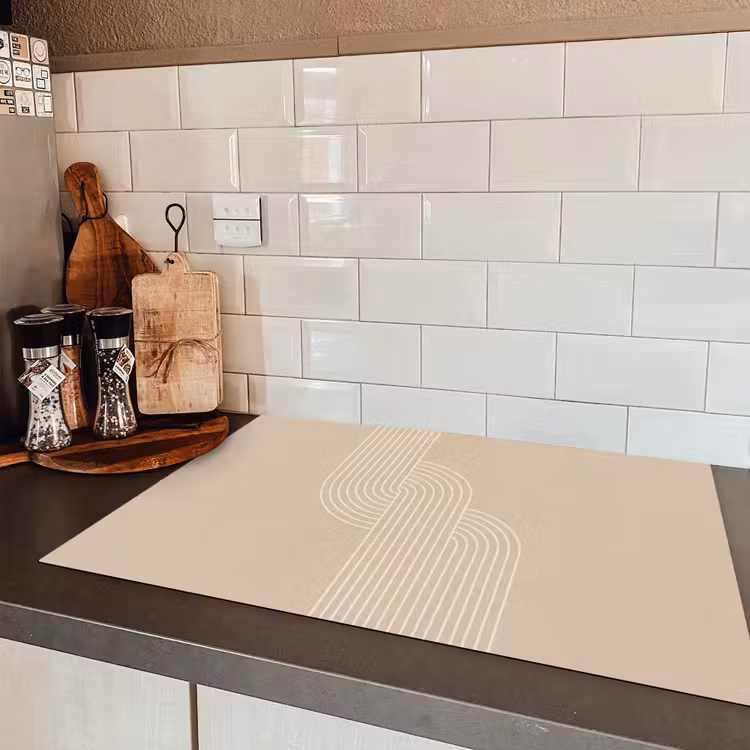 Parallelle lijnen - Lichte textuur - Beige Inductie beschermer vinyl 3mm klein -sfeer3