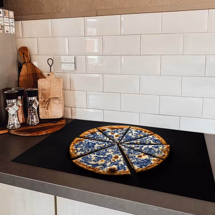 Pizza - Eten - Delftsblauw Inductie beschermer vinyl 3mm klein -sfeer3