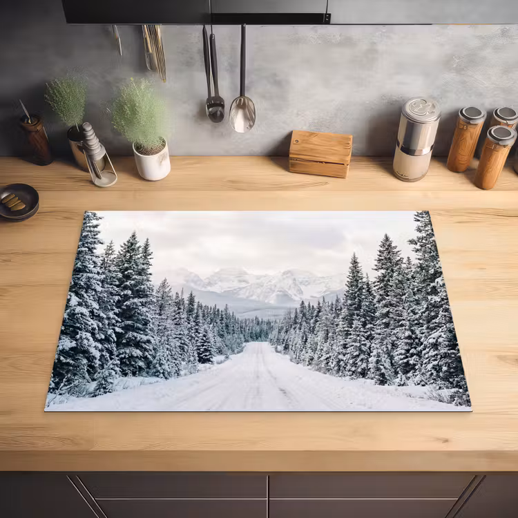 Weg - Sneeuw - Naaldbos - Winter - Avontuurlijk Inductie beschermer vinyl 3mm klein -sfeer5