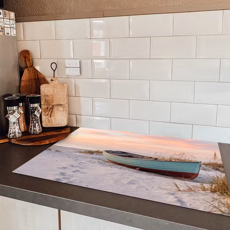 Rustiek - Roeiboot - Zandstrand Inductie beschermer vinyl 3mm klein -sfeer3