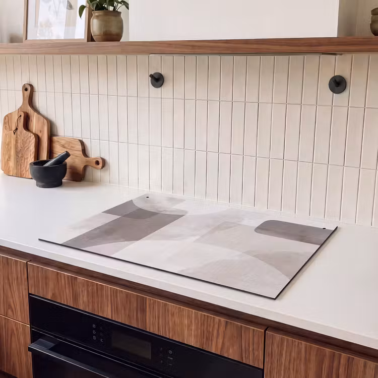 Induction Hob Cover & Splashback (2-in-1) - Abstract Shapes - Beige - Abstracte vormen - Beige Inductie beschemer met haakjes klein