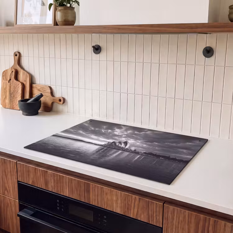 Architectuur - Water - Stad - Modern - Zwart-wit Inductie beschemer met haakjes klein -sfeer1
